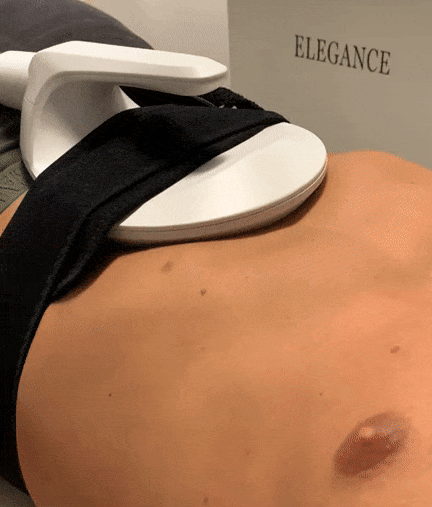 Utilisation de la machine Body Sculpt BS-2 sur le ventre d'un homme pour les abdos gif